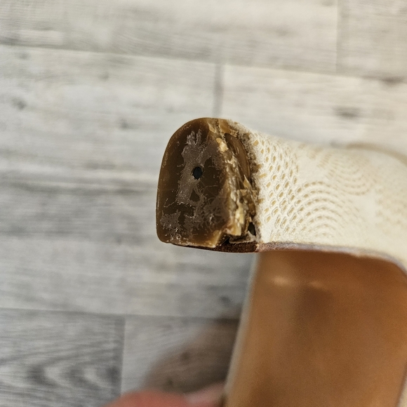 BRUNO MAGLI Embroidered Fabric Pumps Heels Made in Italy Cream 10 B - Picture 12 of 13